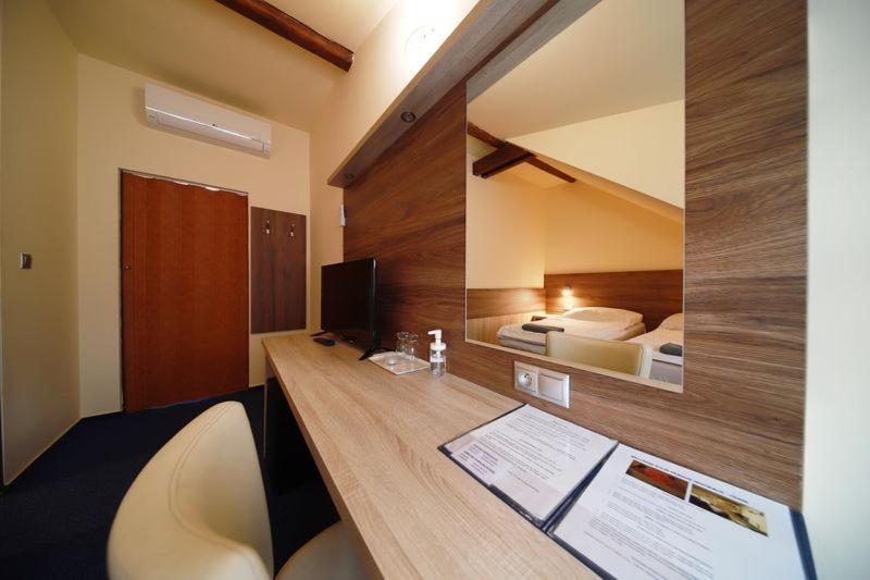 Pension Harmonie -Self Check-In Kolin Exterior photo